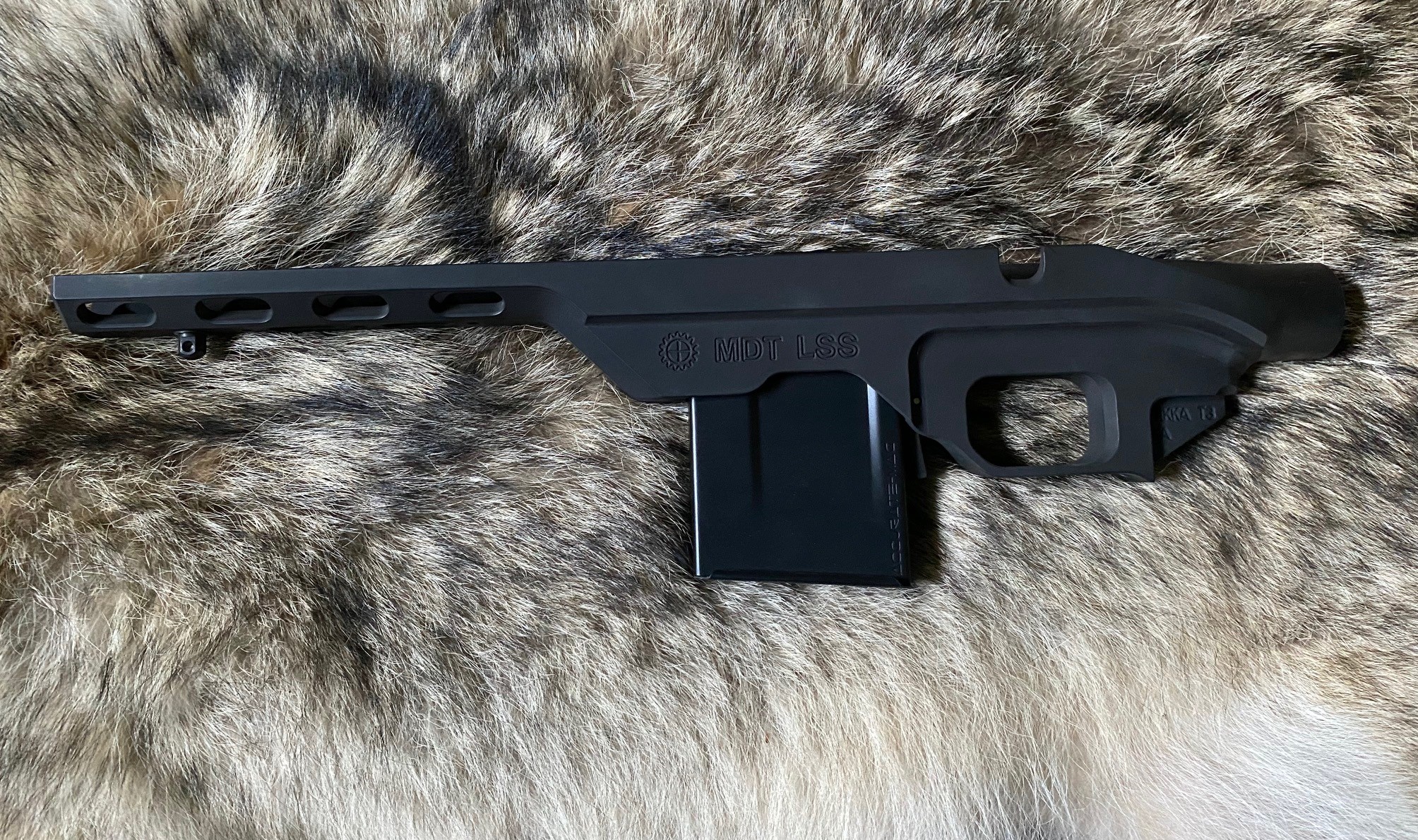MDT LSS Chassis System - TIKKA T3 Lefthand w/ 2 Accurate Mags